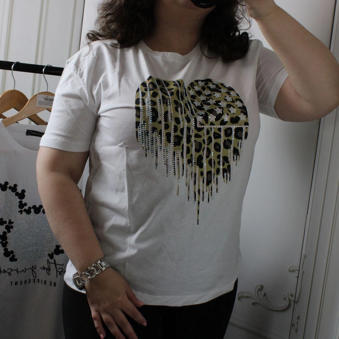 Жіноча біла футболка з принтом для економної хазяйки