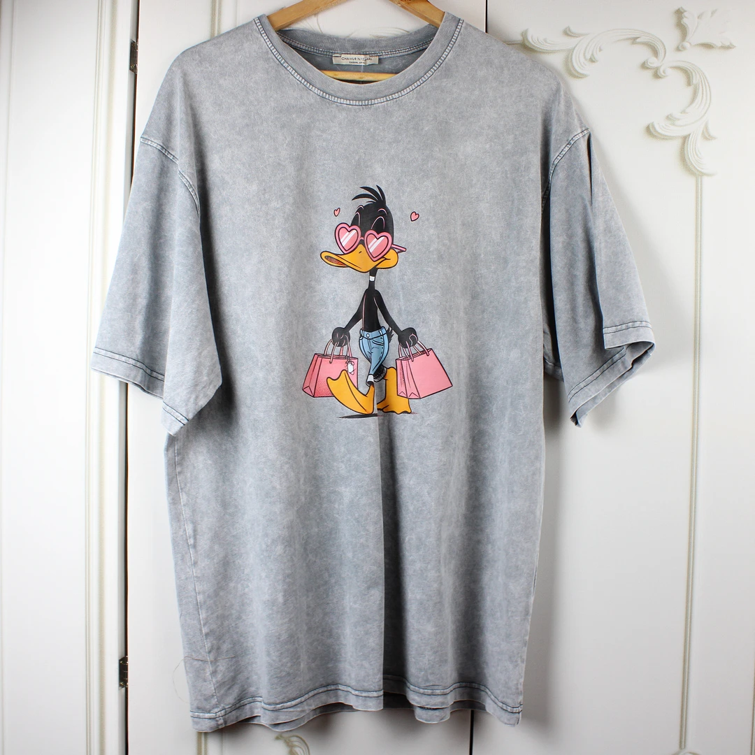 Жіноча сіра футболка з принтом для престижної леді