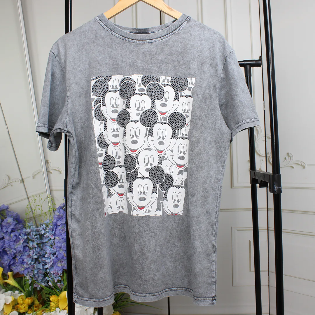 Жіноча сіра футболка з принтом для робочого будня в офісі