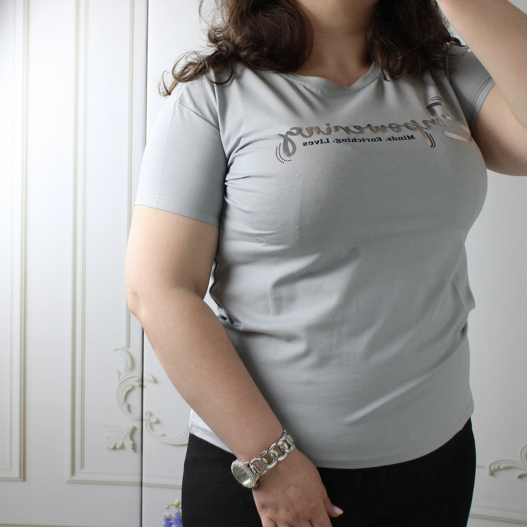 Жіноча футболка молочна для економної хазяйки: вигідна ціна