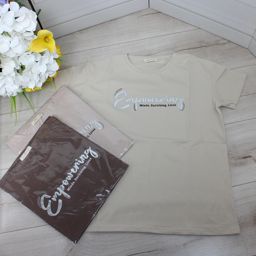 Жіноча футболка молочна для економної хазяйки: вигідна ціна