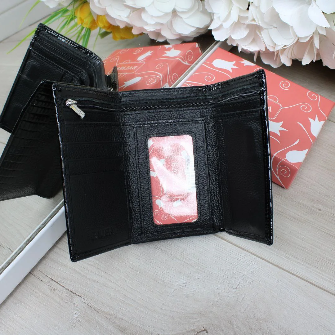 Класичний гаманець чорний: організація робочих фінансів