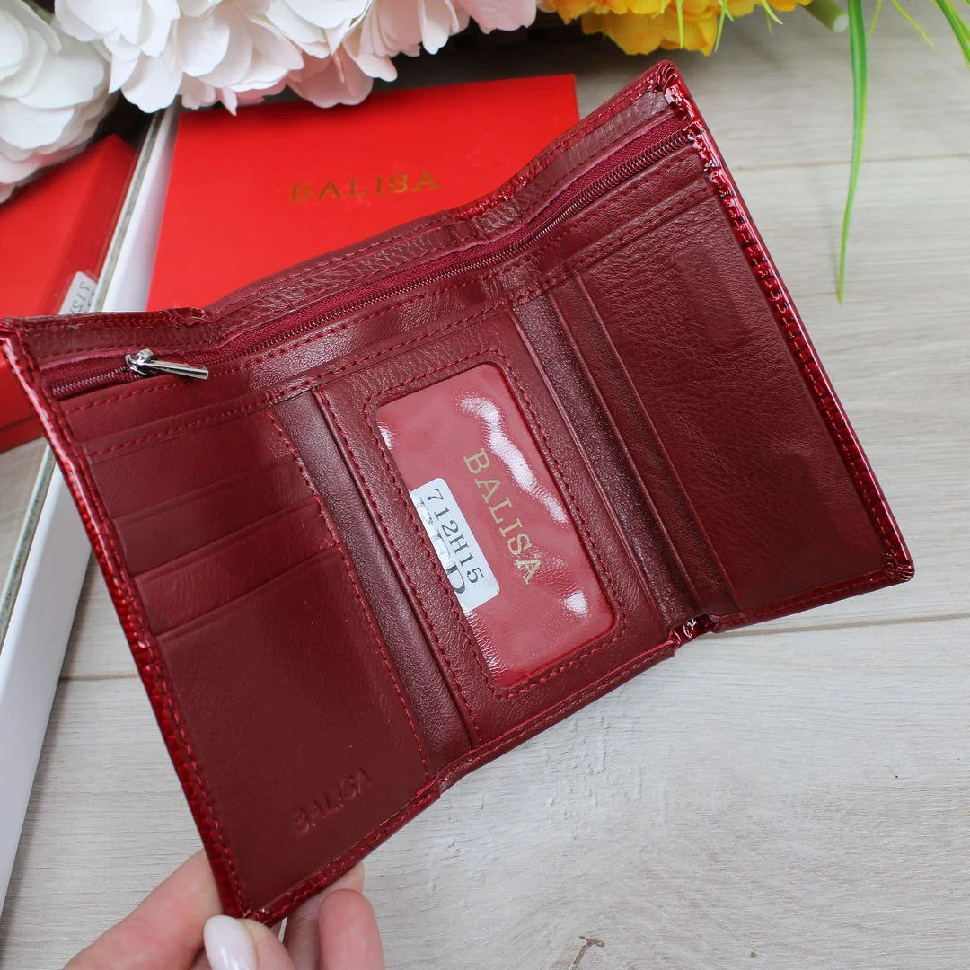 Елегантний гаманець червоний: яскравий акцент вашого образу