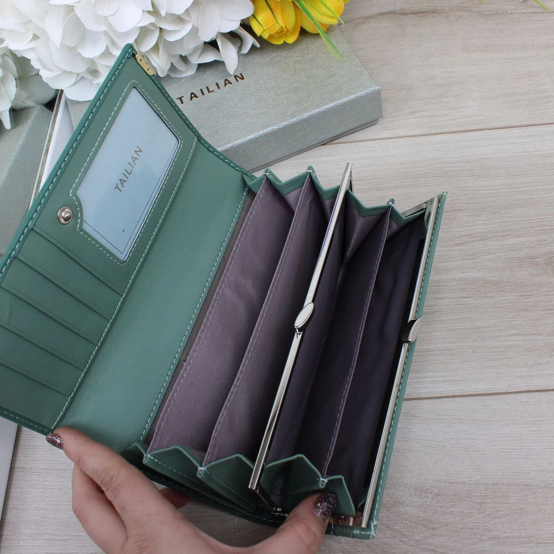 Стильний гаманець зелений: порядок серед дитячих дрібничок