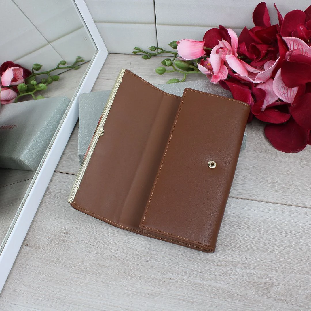 Стильний гаманець теракот: модний акцент осіннього гардеробу