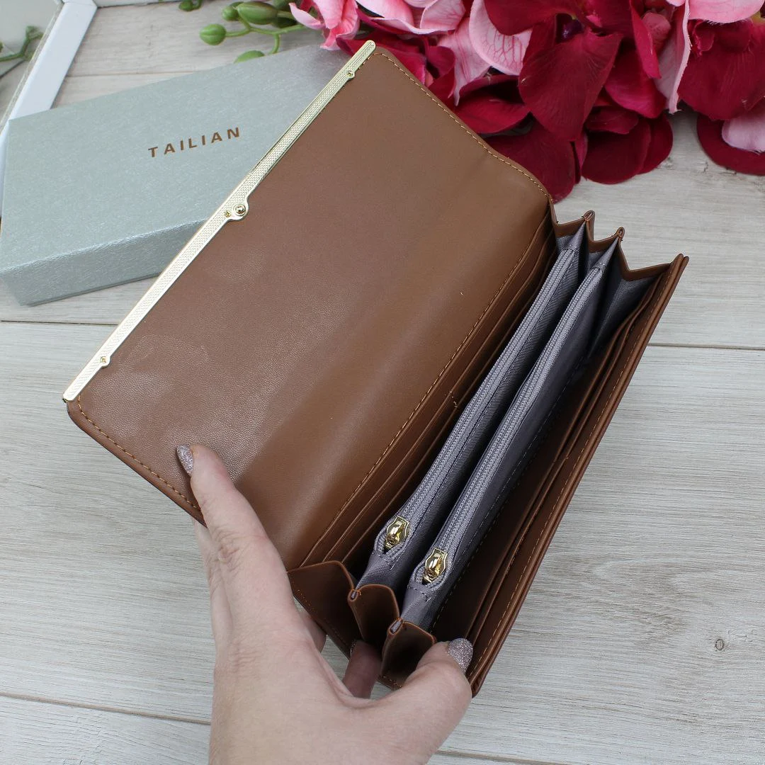 Стильний гаманець теракот: модний акцент осіннього гардеробу