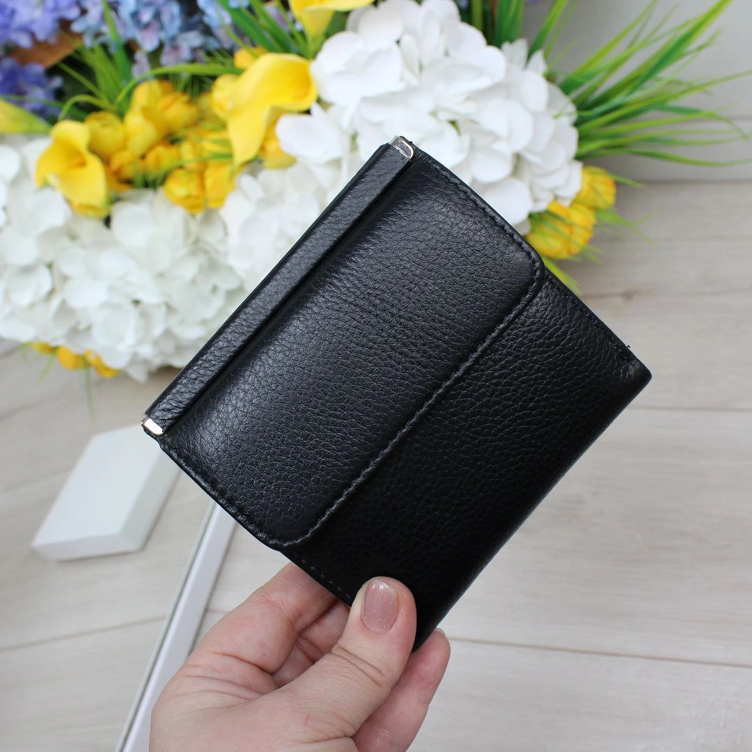 Діловий чорний гаманець для презентабельного вигляду
