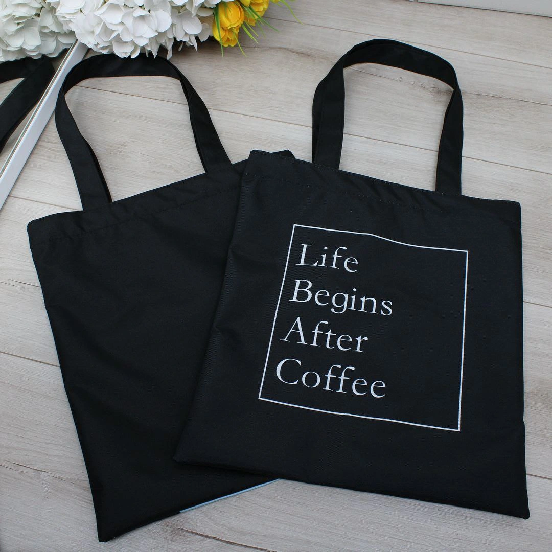 Жіноча сумка-шопер мінімалістська з принтом на плече