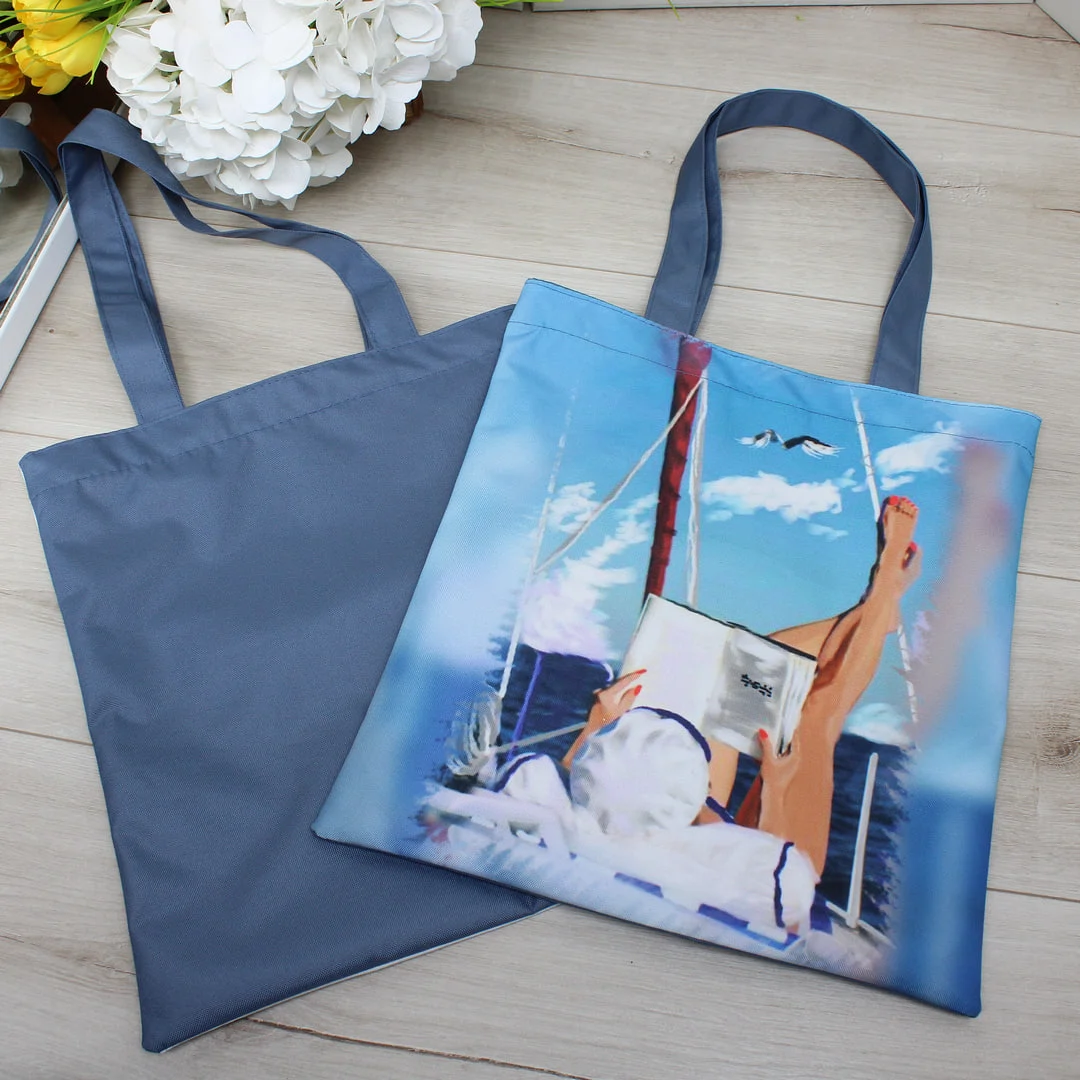 Жіноча сумка-шопер з принтом для контенту та міських зйомок