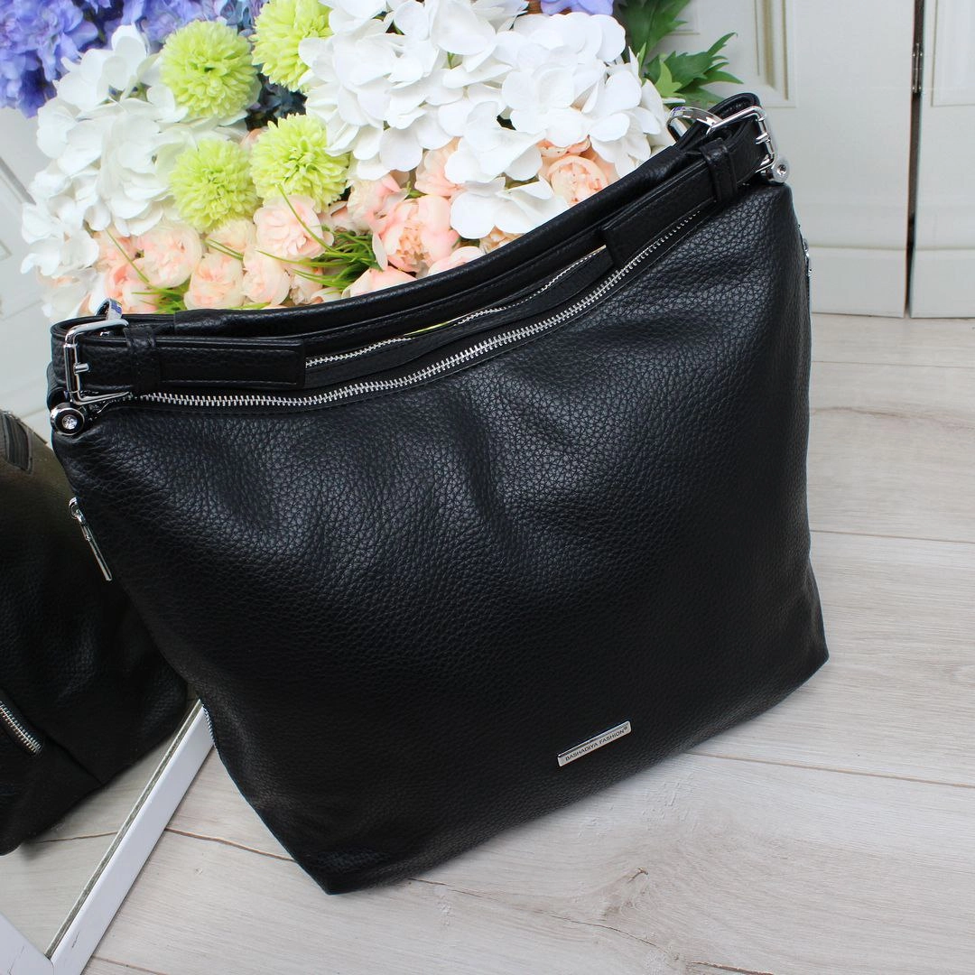 Стильна чорна сумка-мішок об'ємна – твій must-have для шопінгу