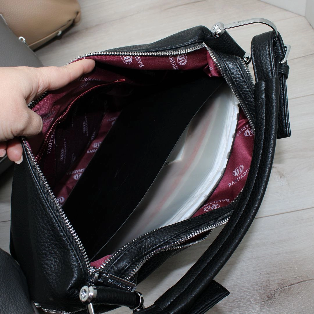 Стильна чорна сумка-мішок об'ємна – твій must-have для шопінгу