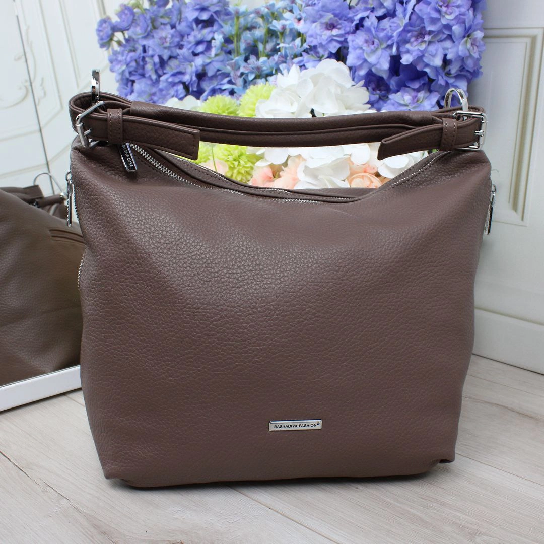 Містка сумка-мішок Темна Пудра з еко-шкіри – свобода рухів для мам