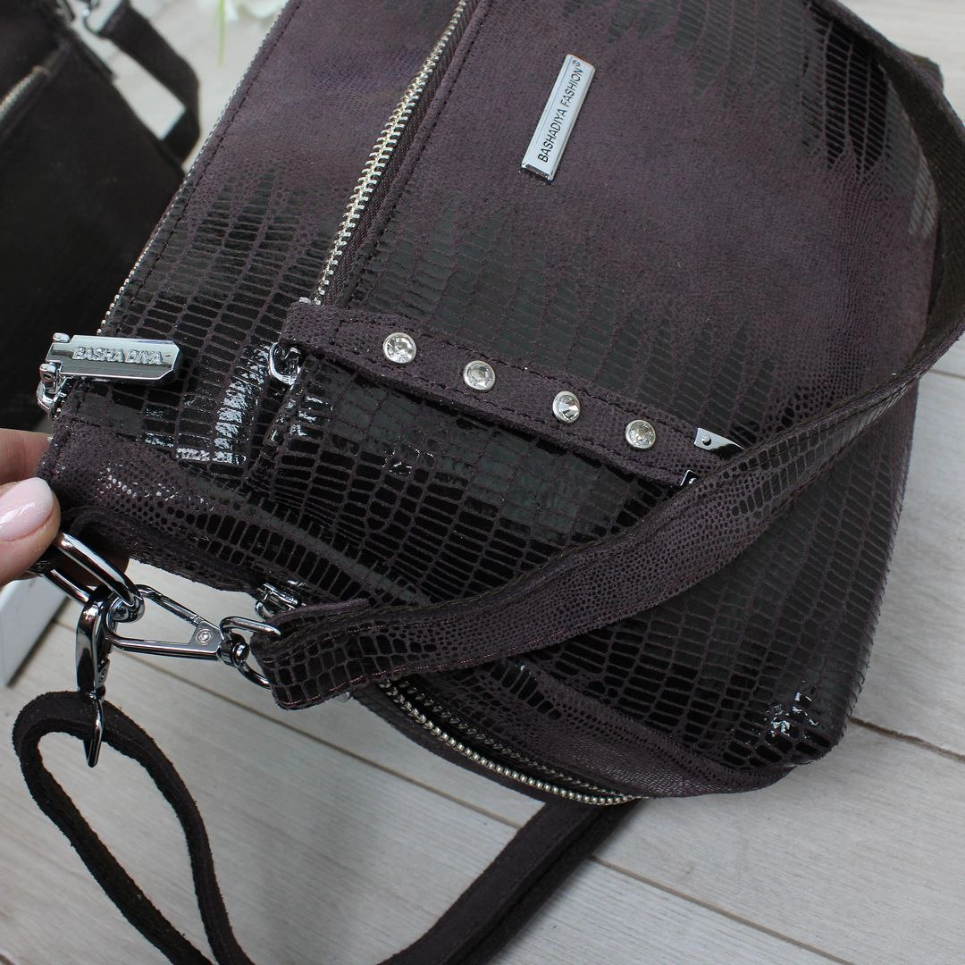 Жіноча сумка крос-боді для кар'єристки: елегантна та функціональна