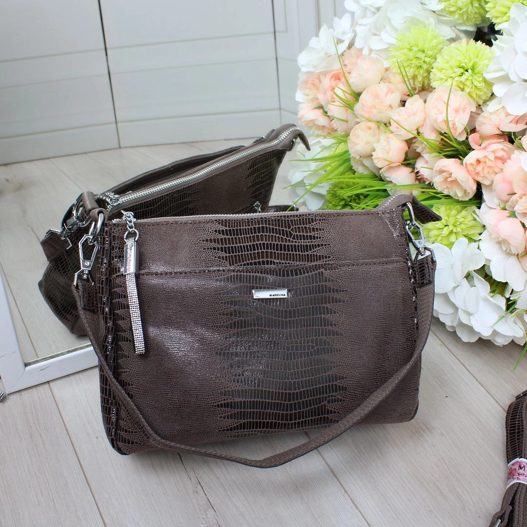 Жіноча сумка капучіно з натуральної лазерної шкіри через плече