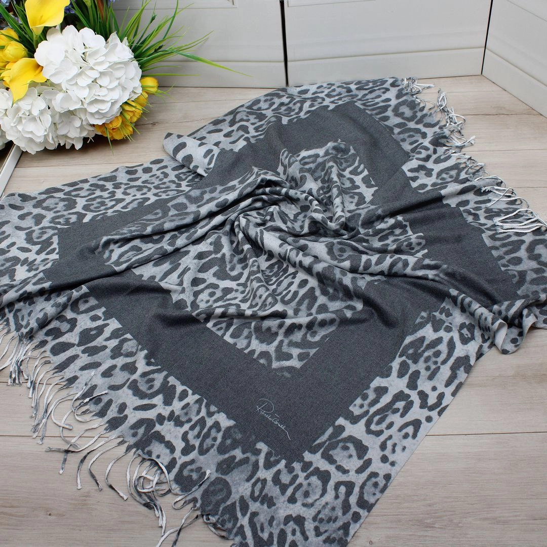 Жіноча хустка Cashmere Leo м’яка та стильна