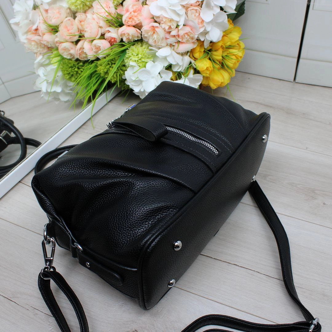 Жіноча чорна сумка з екошкіри на два відділення через плече крос-боді