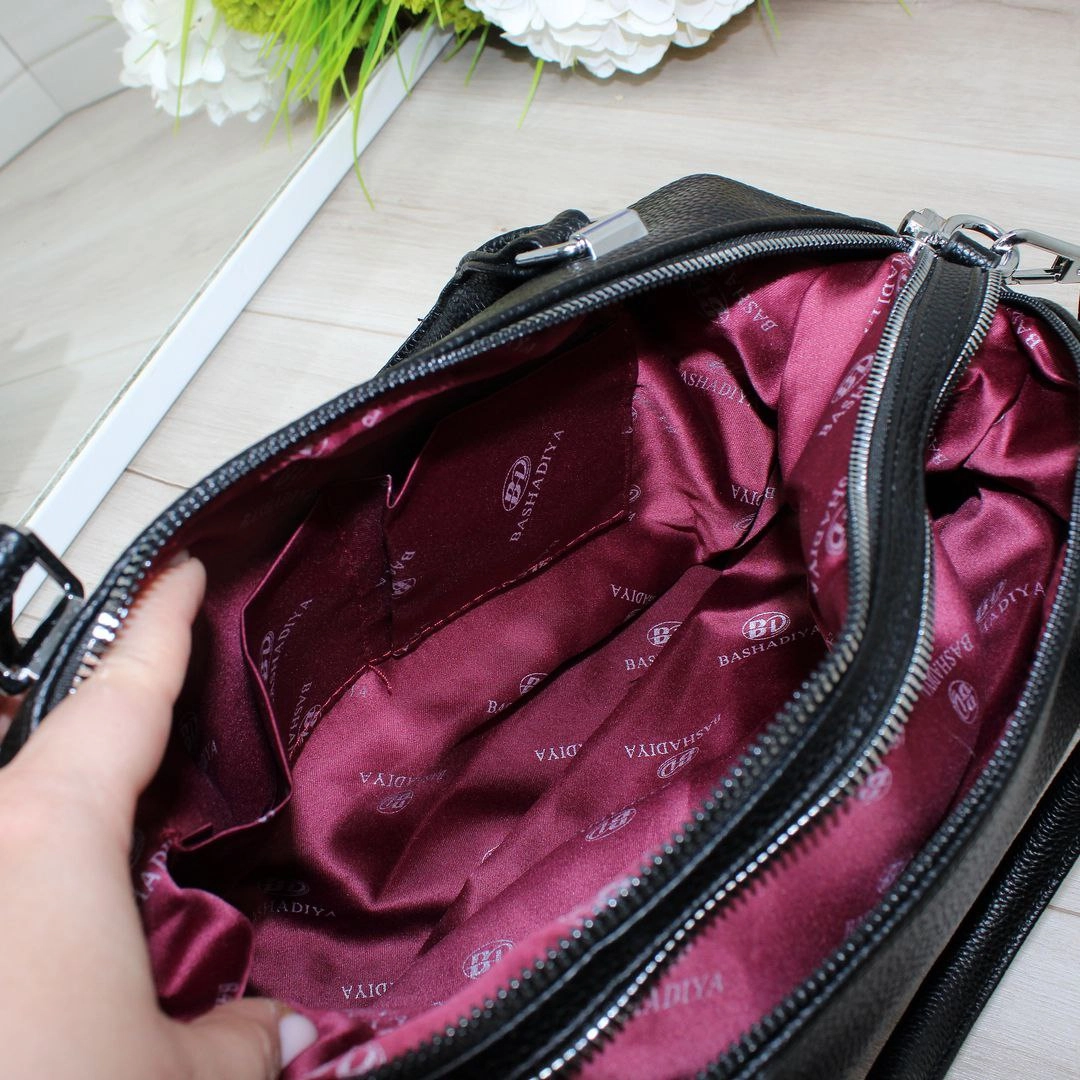 Жіноча чорна сумка з екошкіри люкс якості на два відділення через плече крос-боді