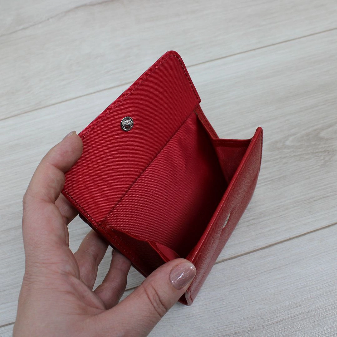 Компактний червоний гаманець для спорту та фітнесу