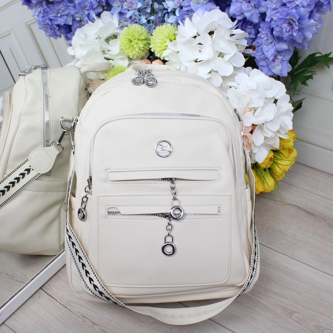 Жіночий молочний рюкзак-сумка з екошкіри, що вміщує формат А4, зі срібною фурнітурою