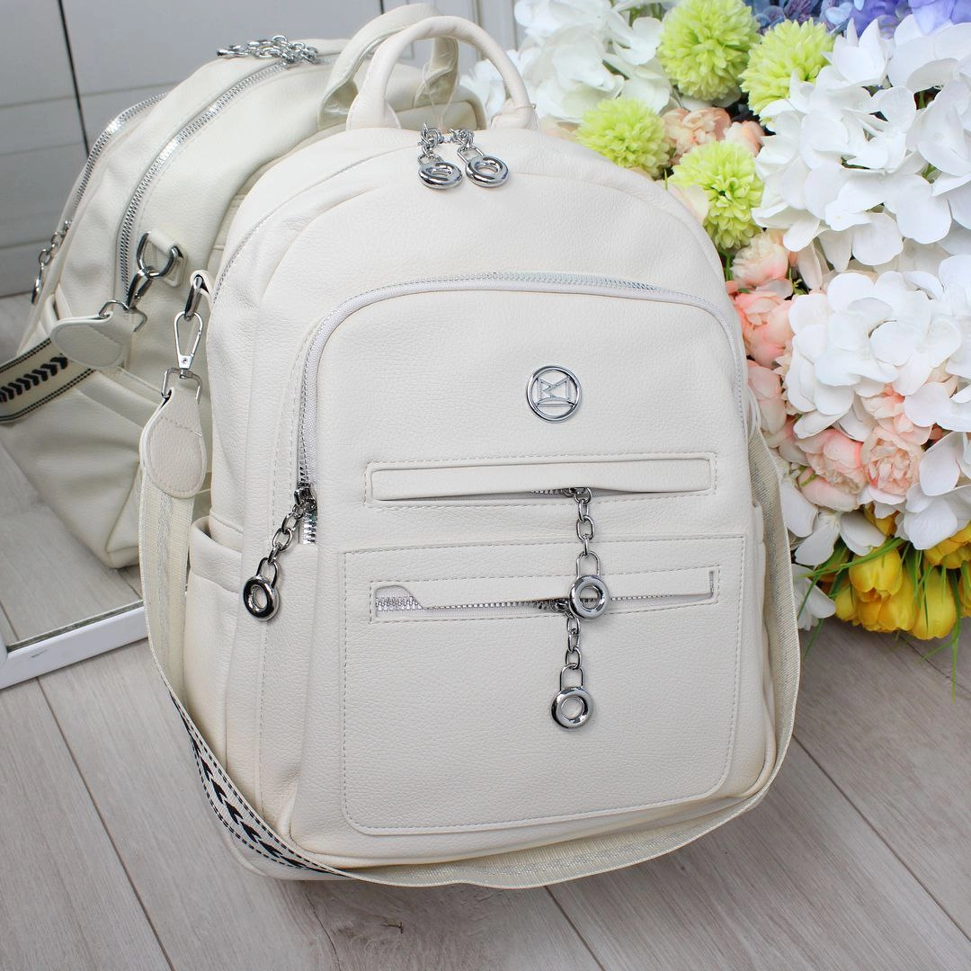 Жіночий молочний рюкзак-сумка з екошкіри, що вміщує формат А4, зі срібною фурнітурою