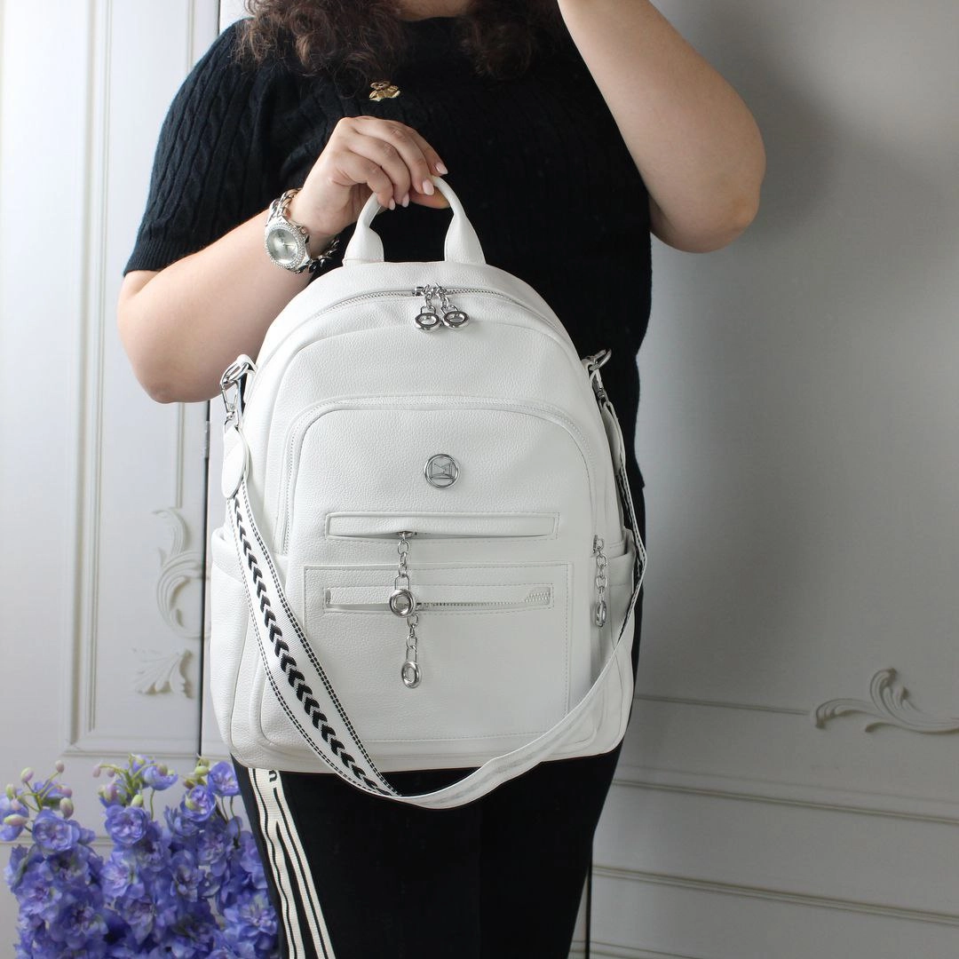 Жіночий білий рюкзак-сумка з екошкіри, формат А4, зі срібною фурнітурою