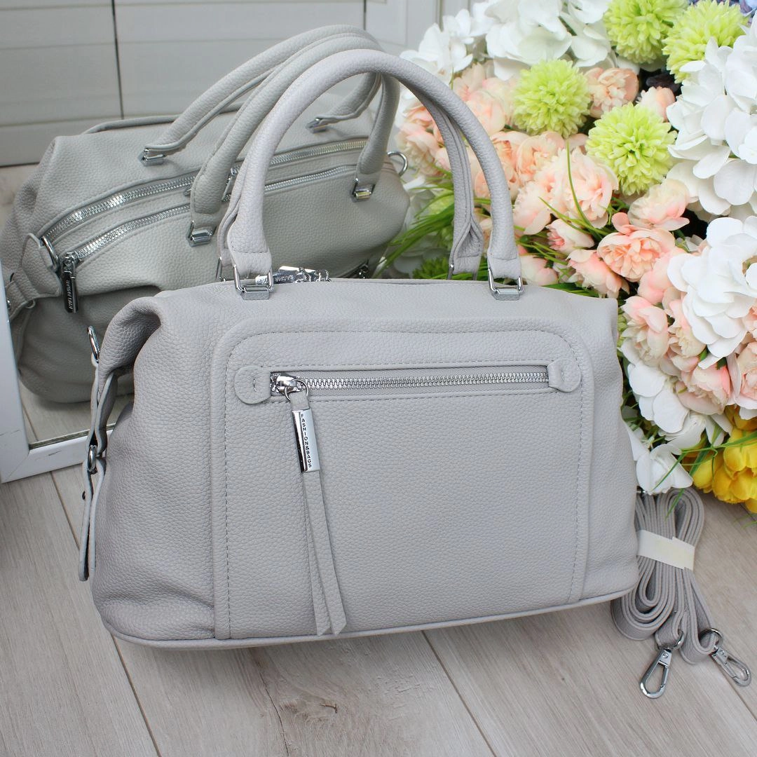 Жіноча сіра сумка з екошкіри люкс якості на два відділення з регульованим ременем