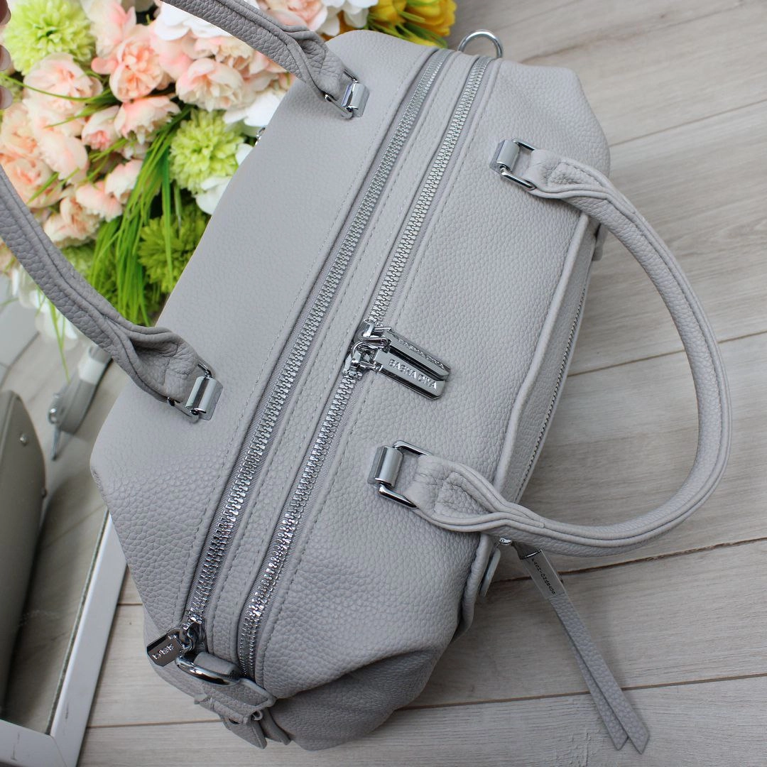 Жіноча сіра сумка з екошкіри люкс якості на два відділення з регульованим ременем