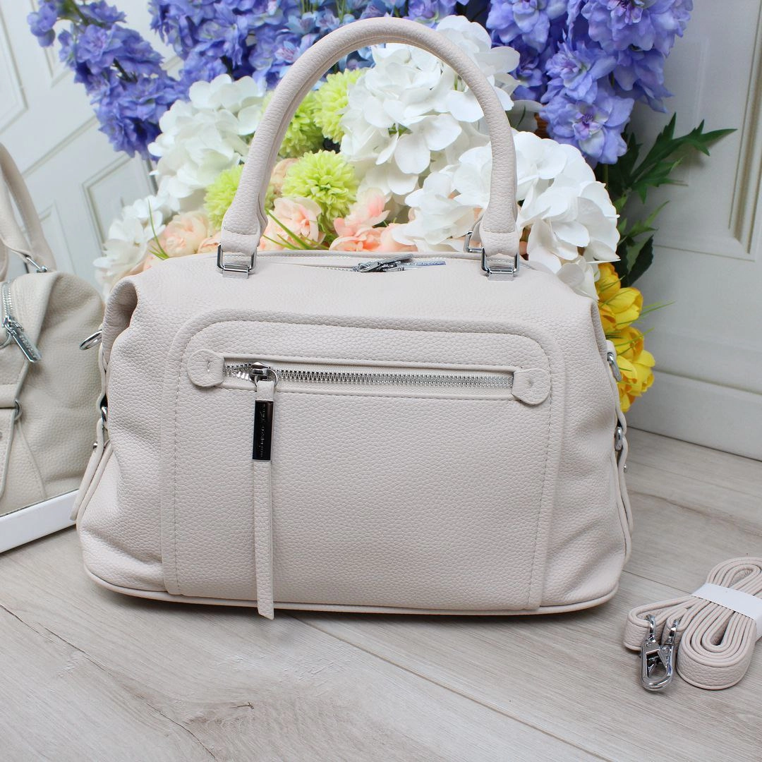 Жіноча молочна сумка з екошкіри люкс якості на два відділення з регульованим ременем