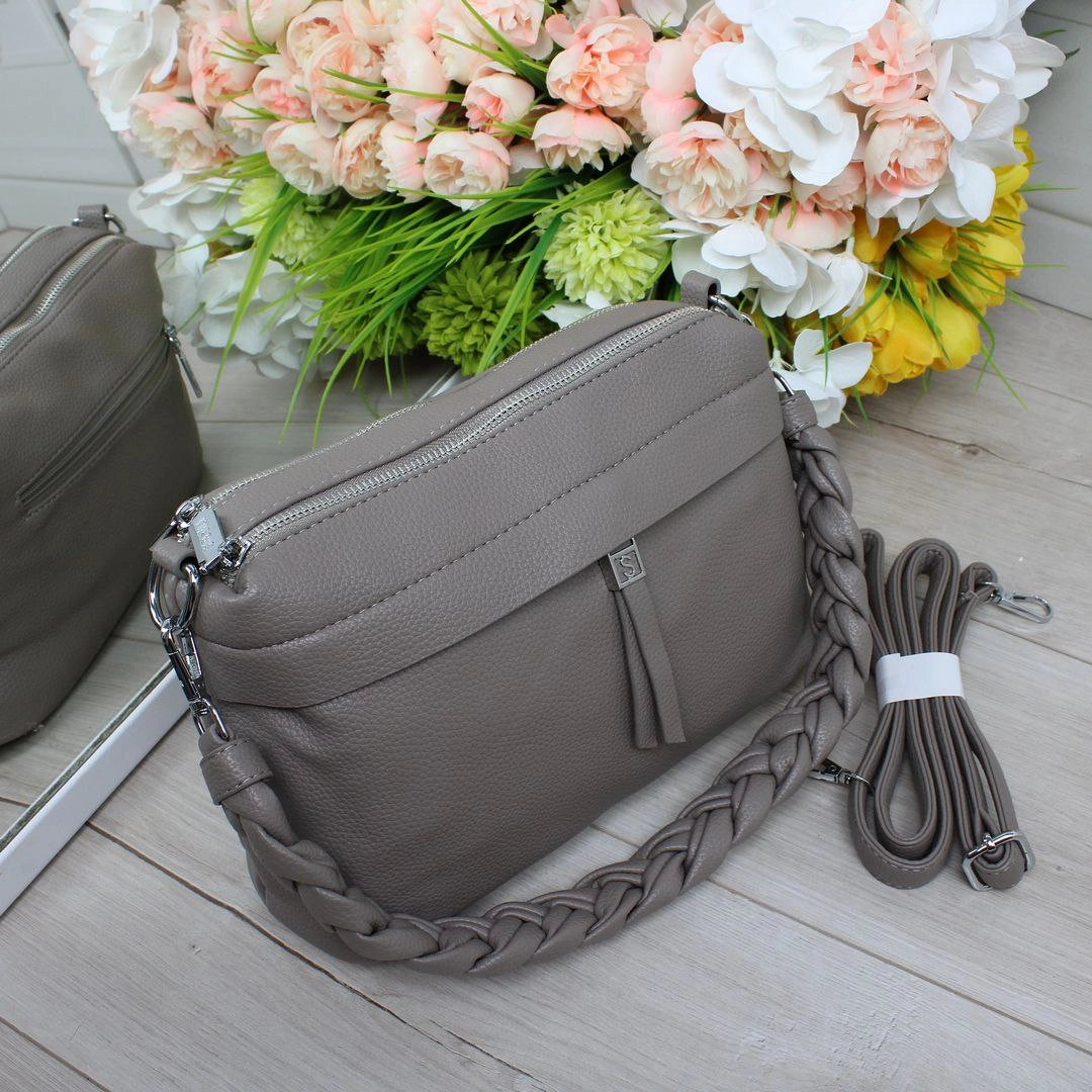 Жіноча сумка крос-боді темно-бежевого кольору з екошкіри на два відділення