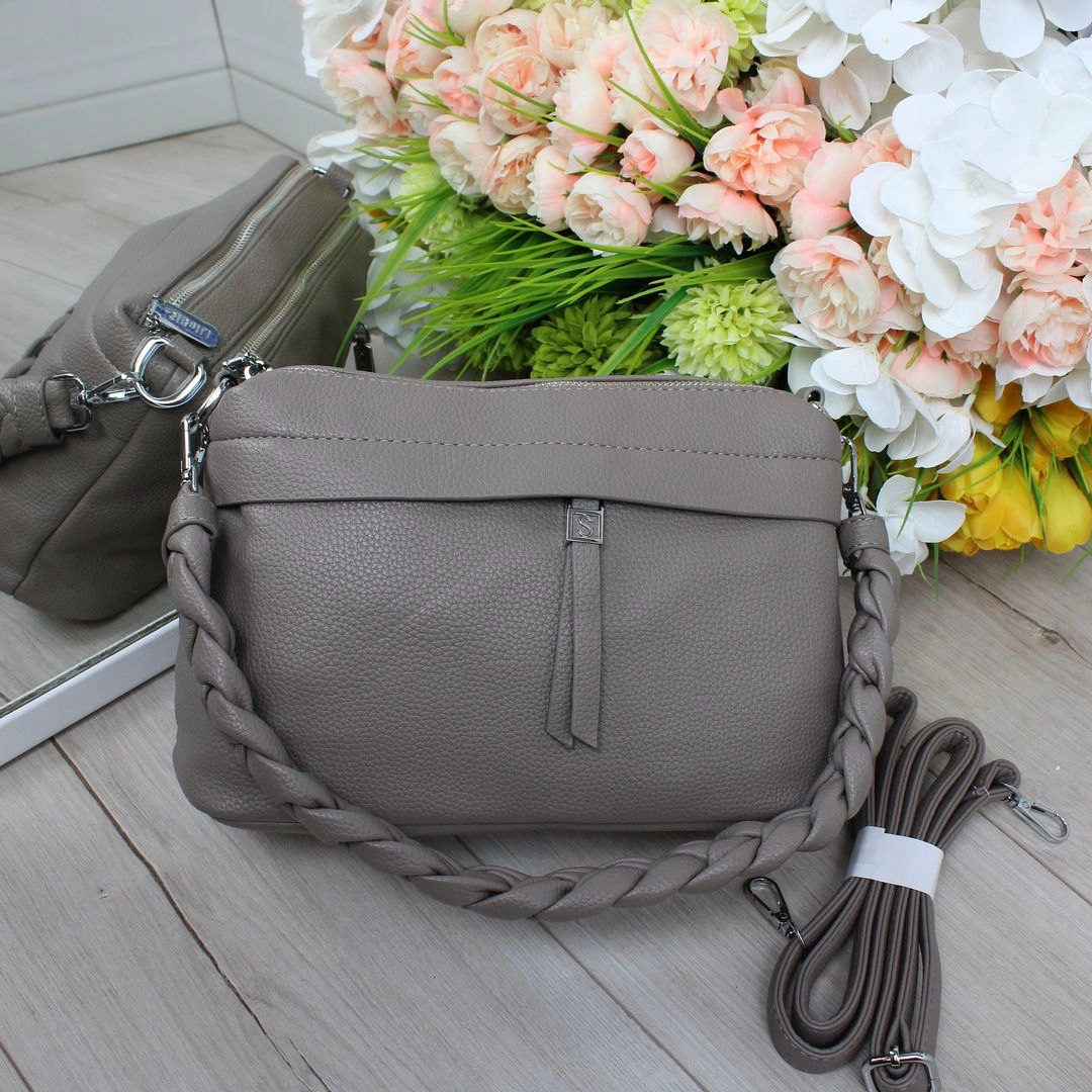 Жіноча сумка крос-боді темно-бежевого кольору з екошкіри на два відділення