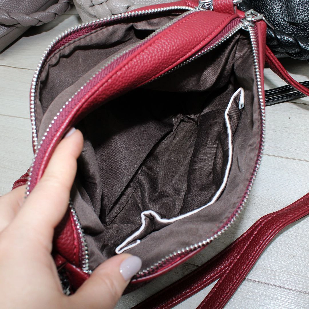 Жіноча червона сумка крос-боді з екошкіри на два відділення