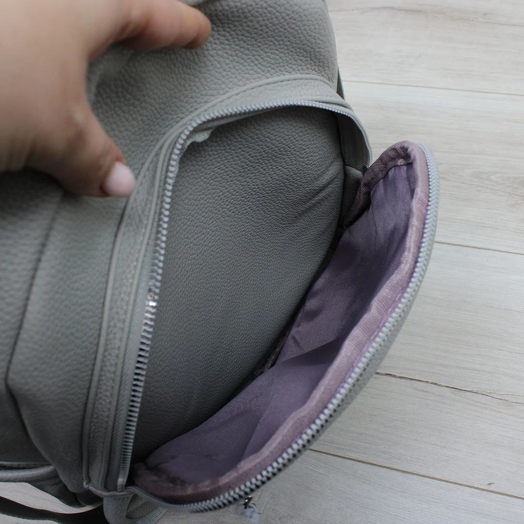 Жіночий сірий рюкзак-сумка з екошкіри формату А4