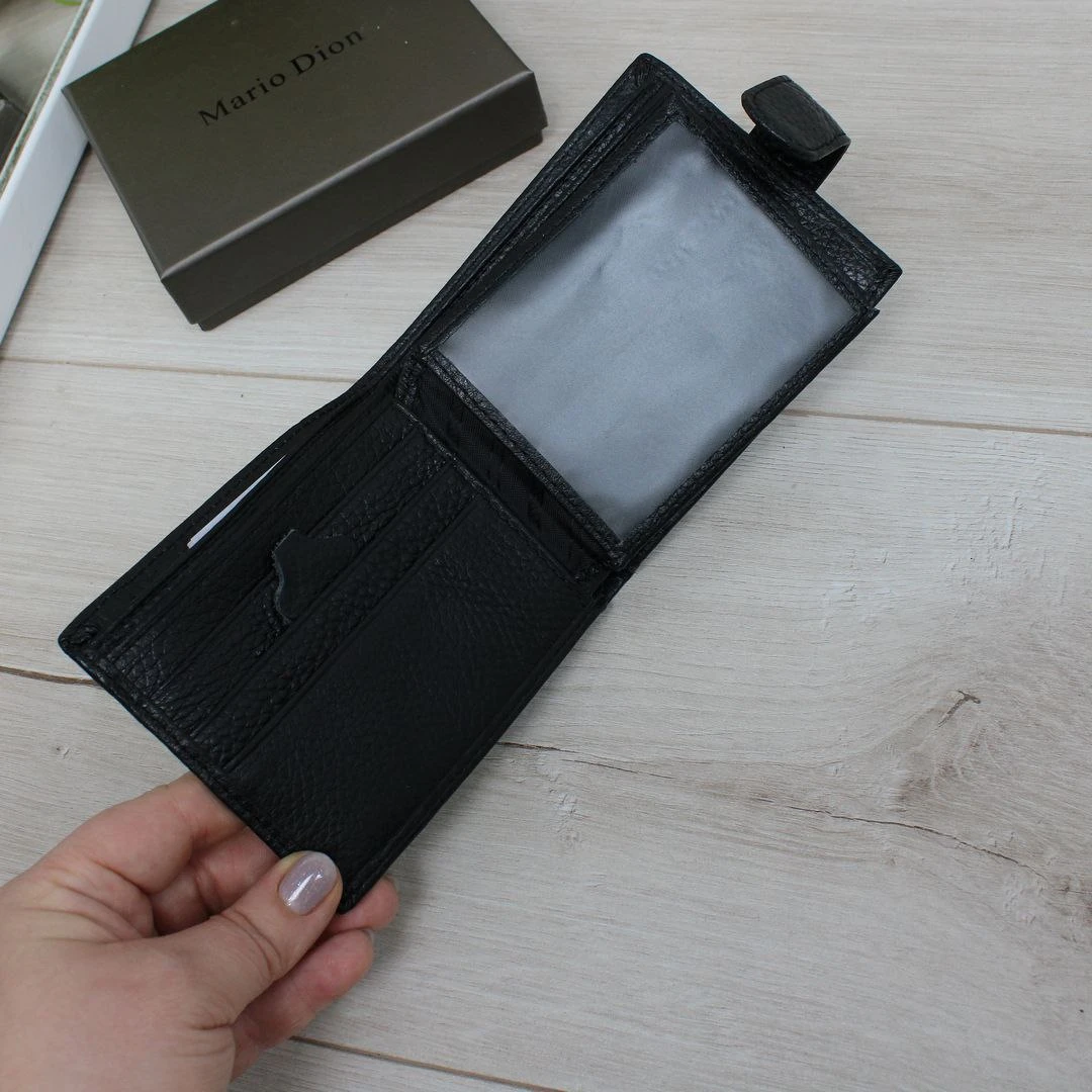 Чоловічий гаманець для турботливого тата: практичний подарунок від родини