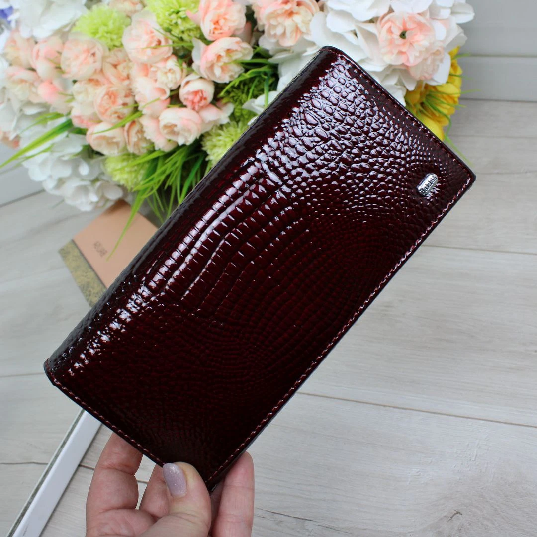 Жіночий гаманець бордовий з натуральної лакованої шкіри на магніті у фірмовій коробці