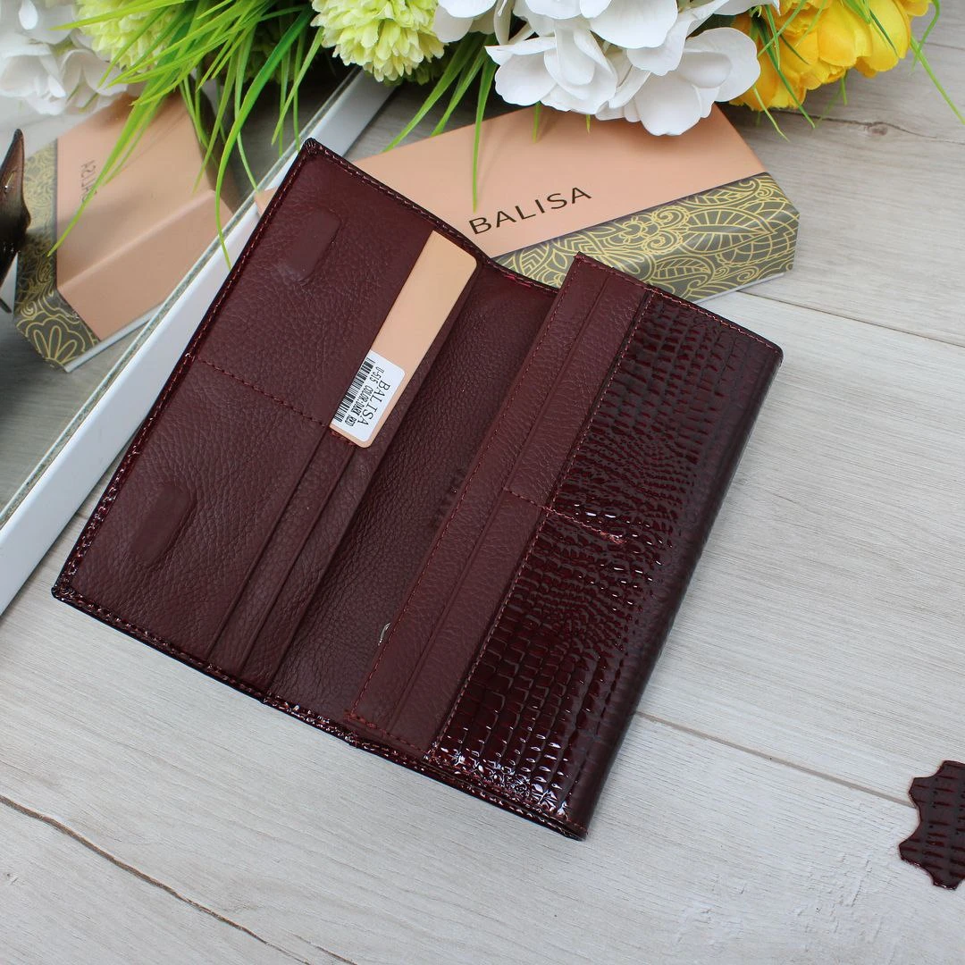 Жіночий гаманець бордовий з натуральної лакованої шкіри на магніті у фірмовій коробці