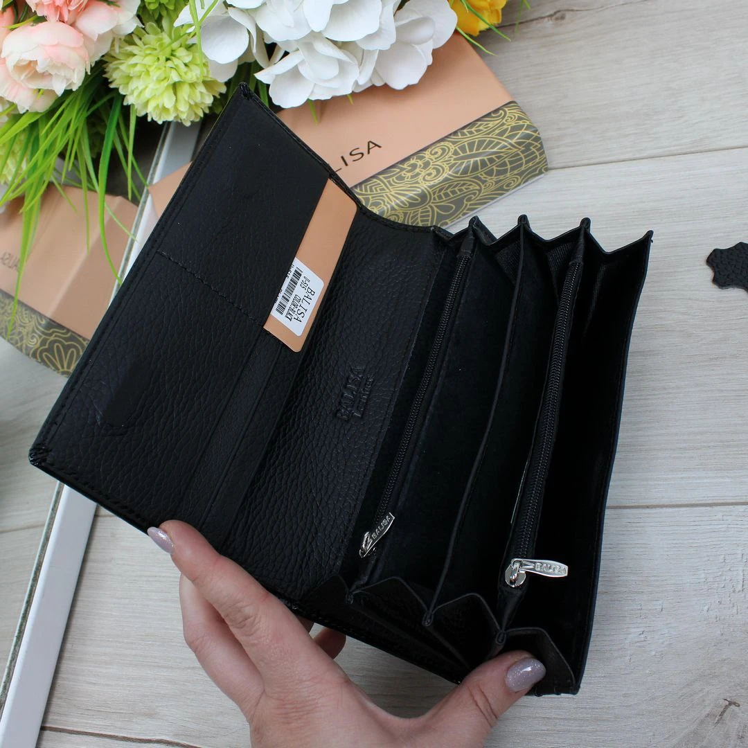 Жіночий чорний гаманець з натуральної лакованої шкіри на магніті