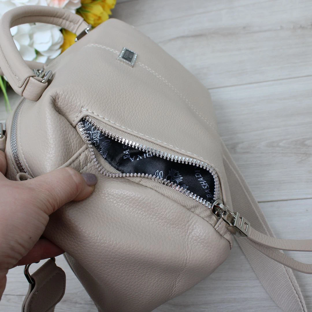 Жіноча бежева сумочка через плече з екошкіри люкс якості