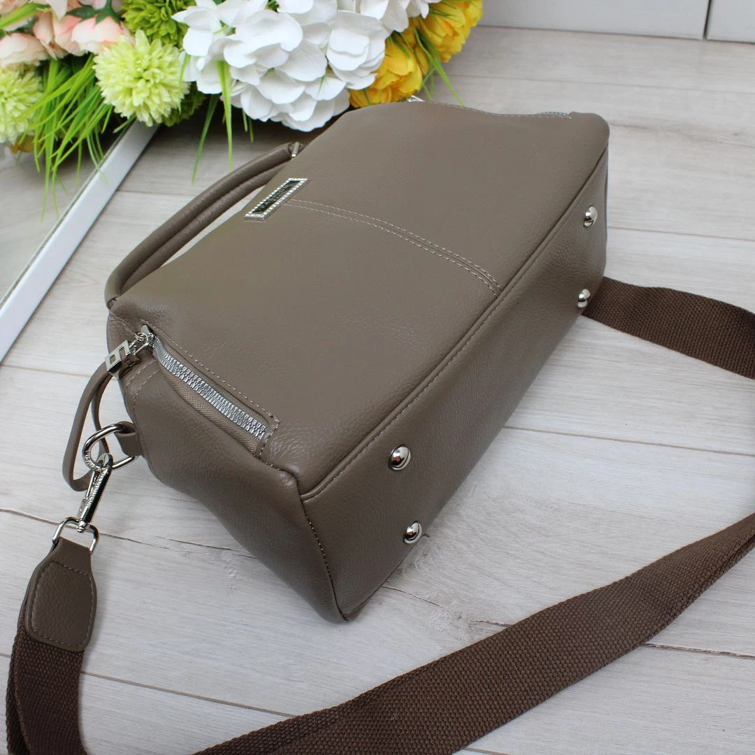 Жіноча сумочка через плече кольору мокко з екошкіри люкс якості