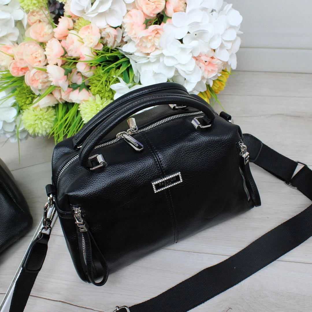 Жіноча чорна сумочка через плече з екошкіри люкс якості