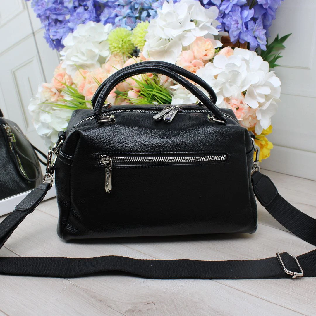Жіноча чорна сумочка через плече з екошкіри люкс якості