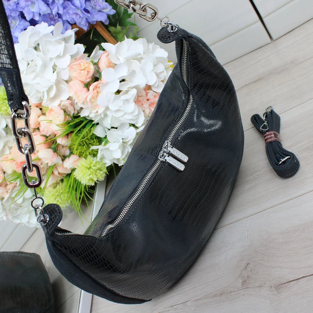 Жіноча блакитна сумка-мішок з натуральної шкіри