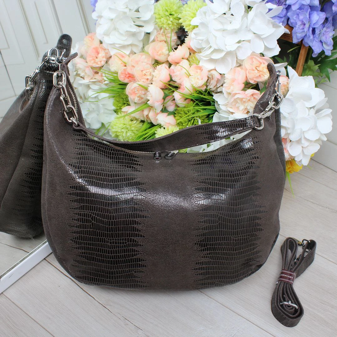 Жіноча сумка-мішок капучіно з натуральної шкіри