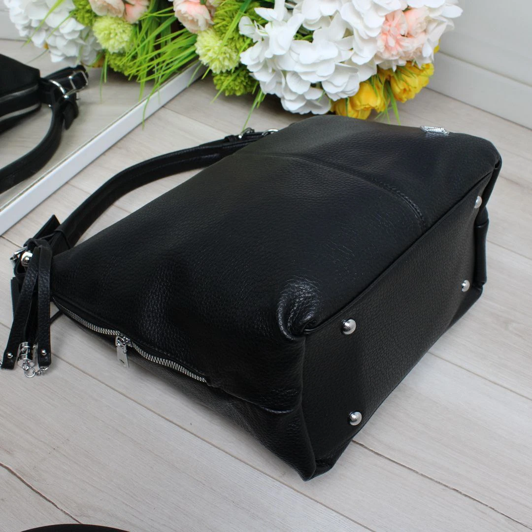 Жіноча чорна сумка-мішок з екошкіри формат А4 з довгим ременем