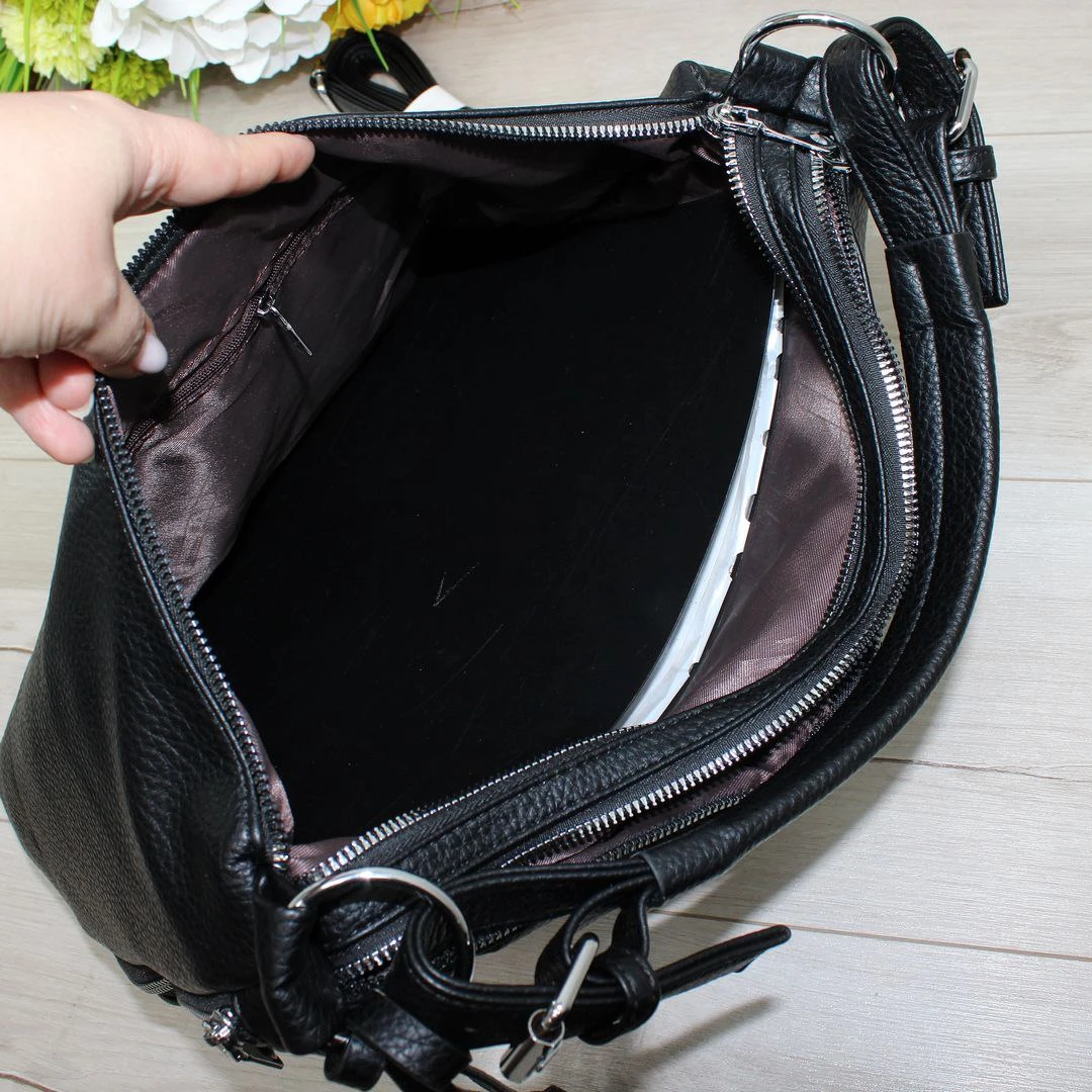 Жіноча чорна сумка-мішок з екошкіри формат А4 з довгим ременем