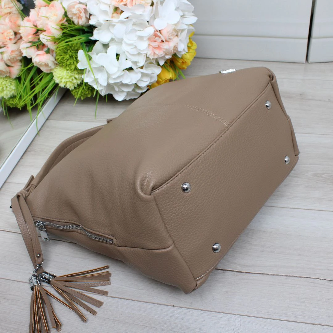 Жіноча сумка-мішок мокко з екошкіри формат А4