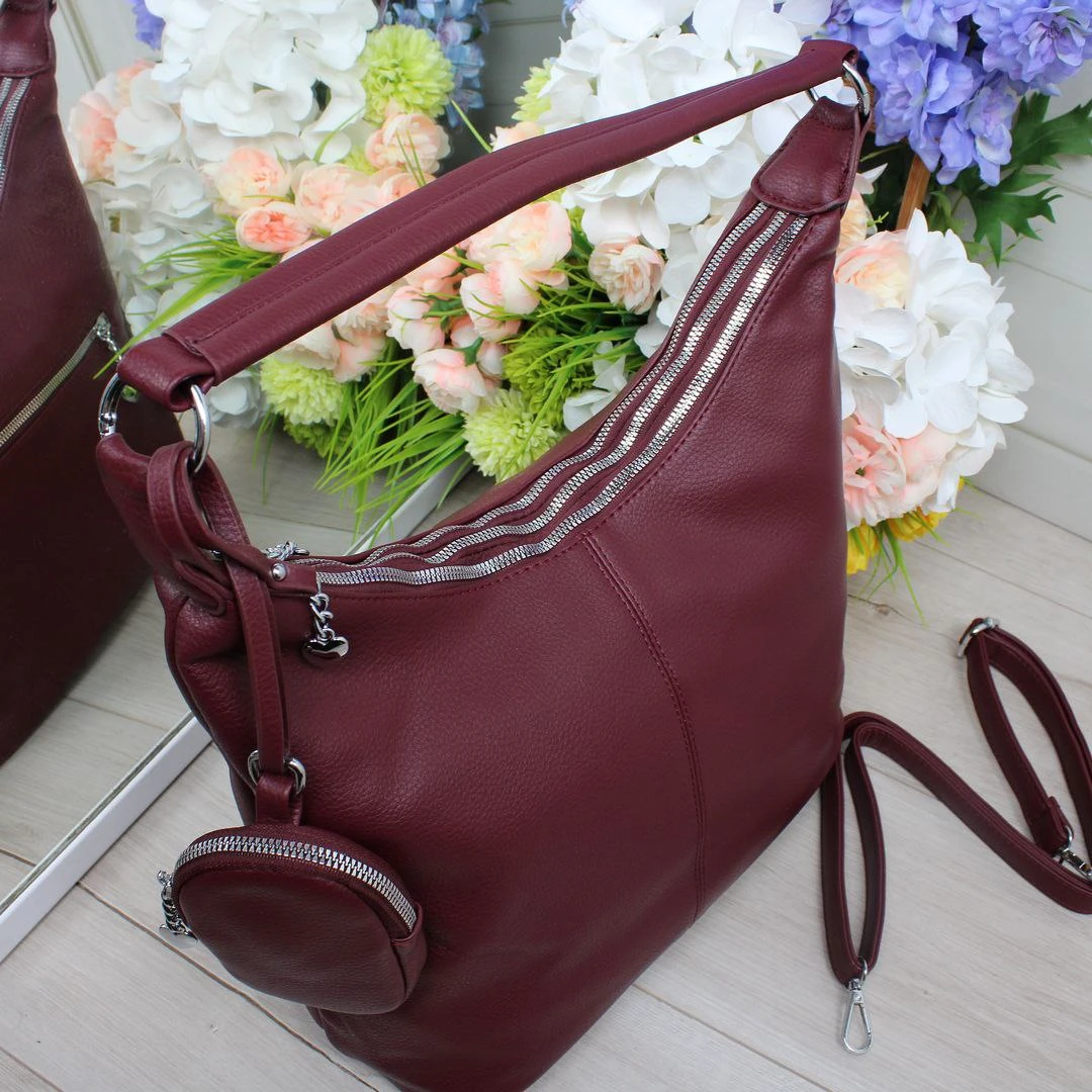 Жіноча бордова сумка-мішок з екошкіри на три відділення формату А4