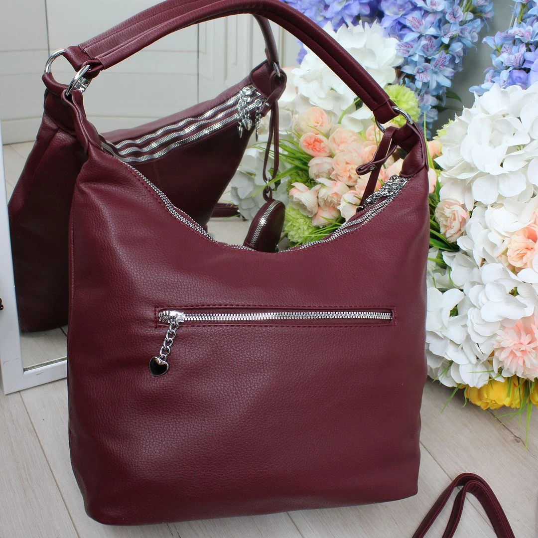 Жіноча бордова сумка-мішок з екошкіри на три відділення формату А4
