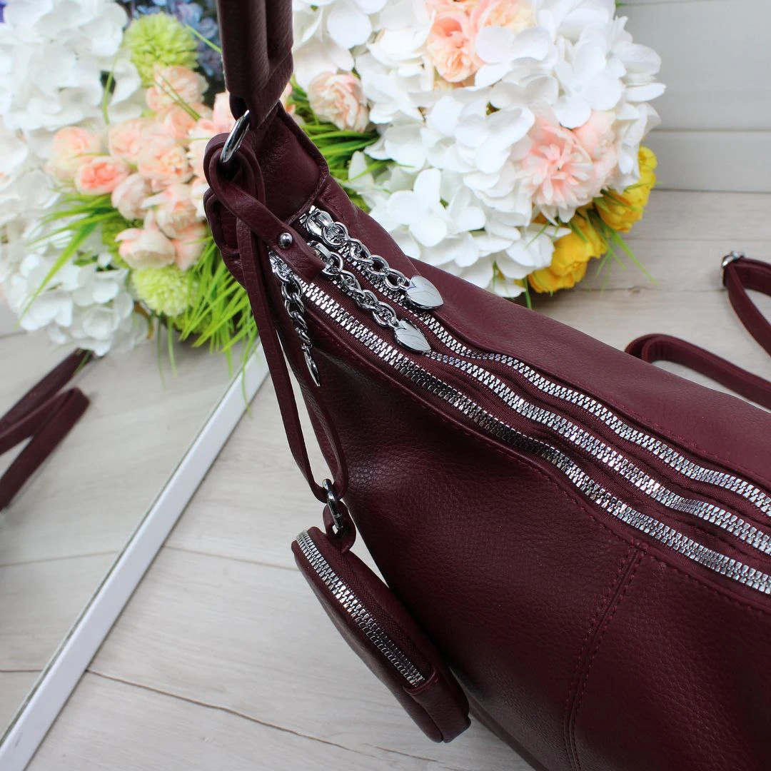 Жіноча бордова сумка-мішок з екошкіри на три відділення формату А4