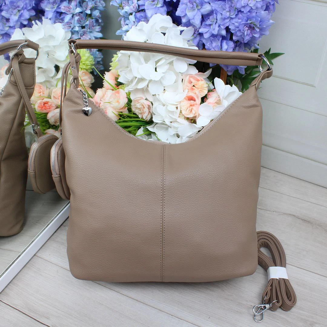 Жіноча сумка-мішок мокко з екошкіри на три відділення формату А4