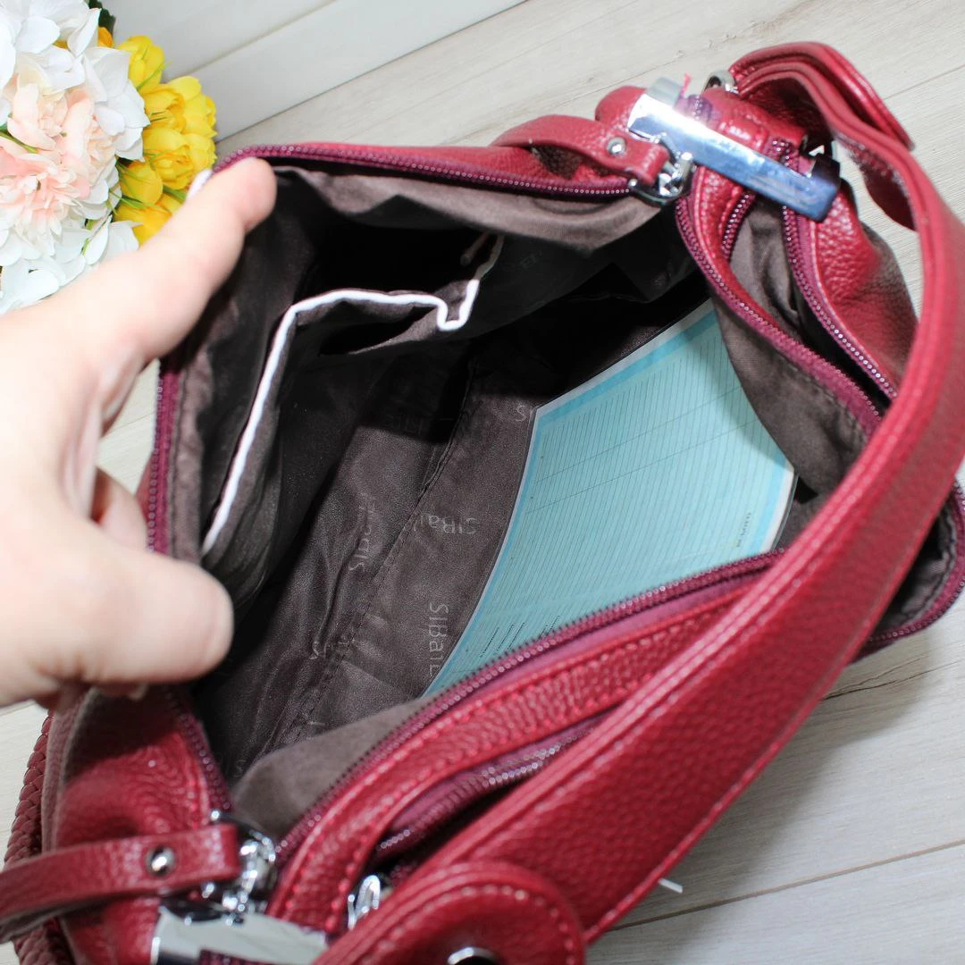 Жіноча сумка-мішок капучіно з екошкіри, містка модель А4 з довгим регульованим ремінцем